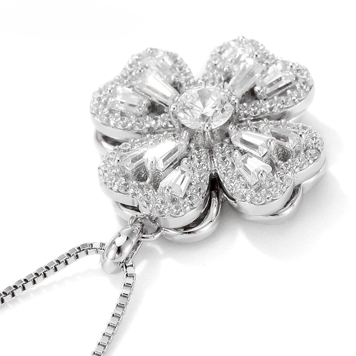 Diamond Clover Spinner Worry Bracelet