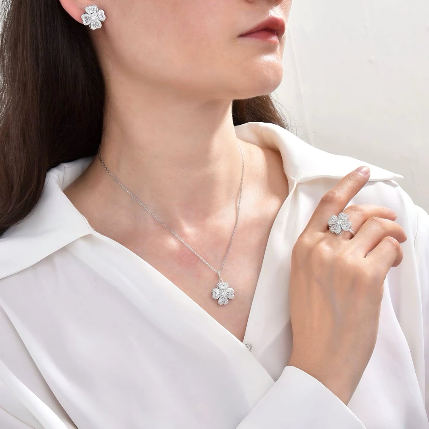 Diamond Clover Spinner Worry Bracelet
