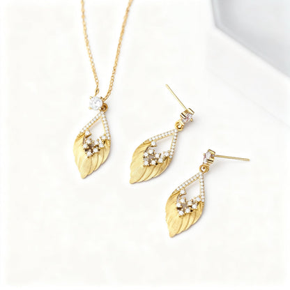 Golden Feather Pendant Necklace