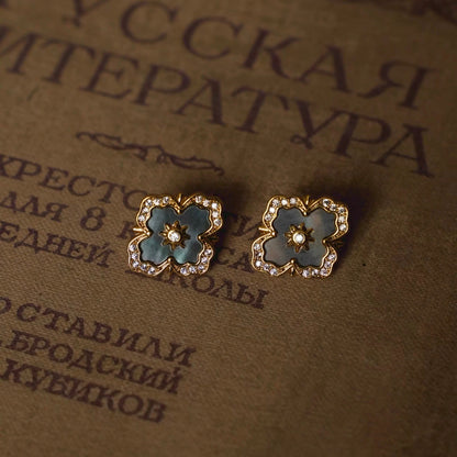 Victoria Mother-of-pearl Necklace