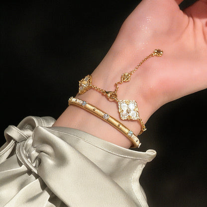 Victoria Mother-of-pearl Ring