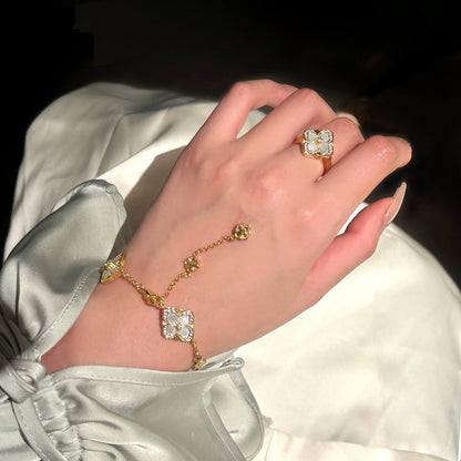 Victoria Mother-of-pearl Necklace