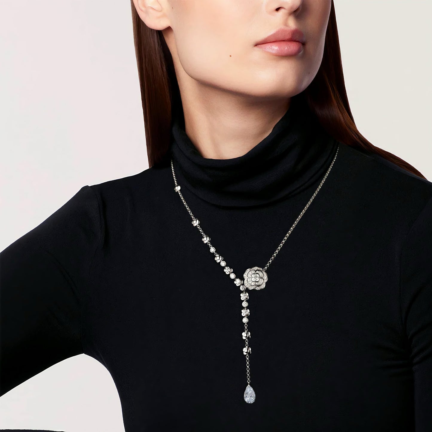 Bouton de Camélia Supple Choker