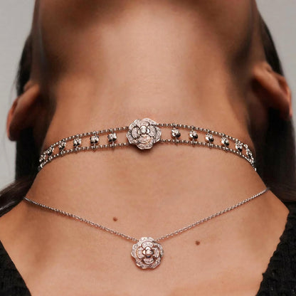 Bouton de Camélia Long Necklace