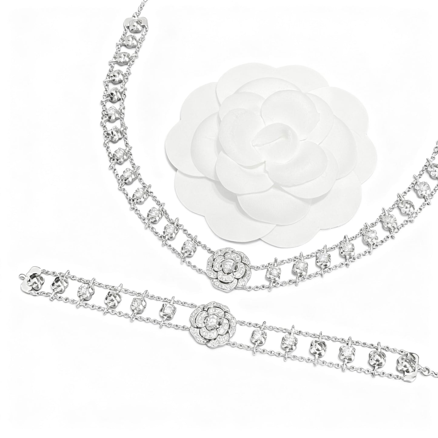 Bouton de Camélia Earrings