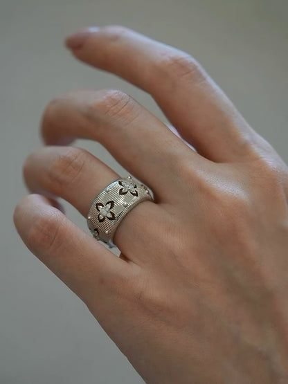Aurel Cut Out Band Ring